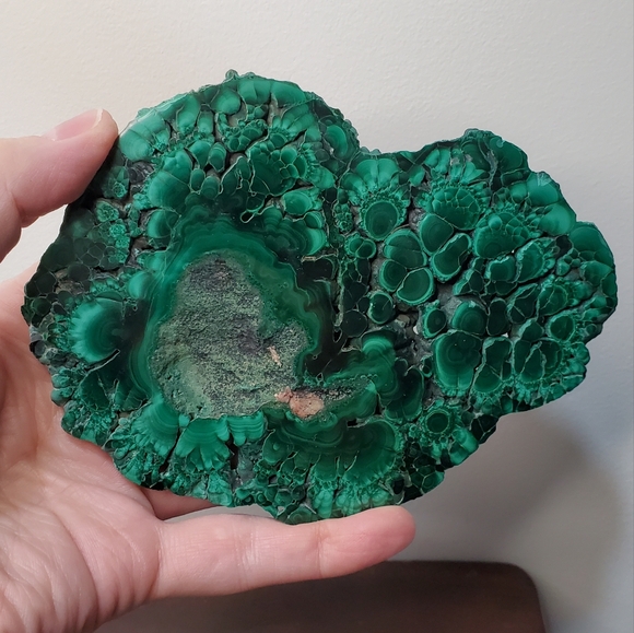 0.8 lbs Malachite Crystal Slab - Picture 4 of 16